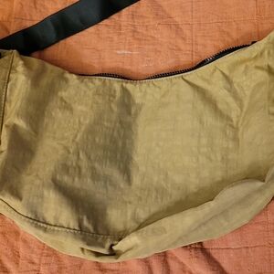 BAGGU Medium Crescent - Dark Khaki